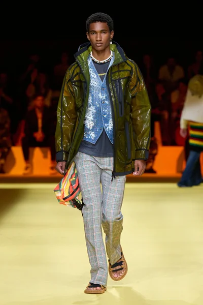Look 22